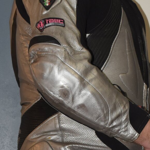 Teknic leather motorcycle suit, kangaroo hide, size US 44 - Picture 13 of 16